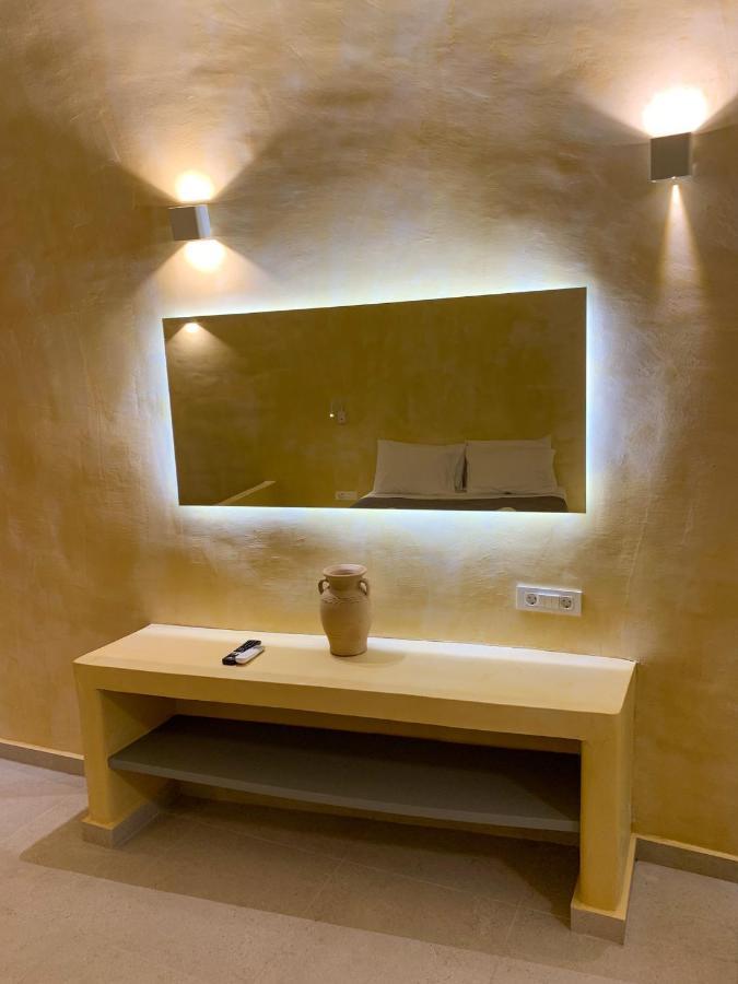 M Residence Santorini Conelia Cave Тира Экстерьер фото
