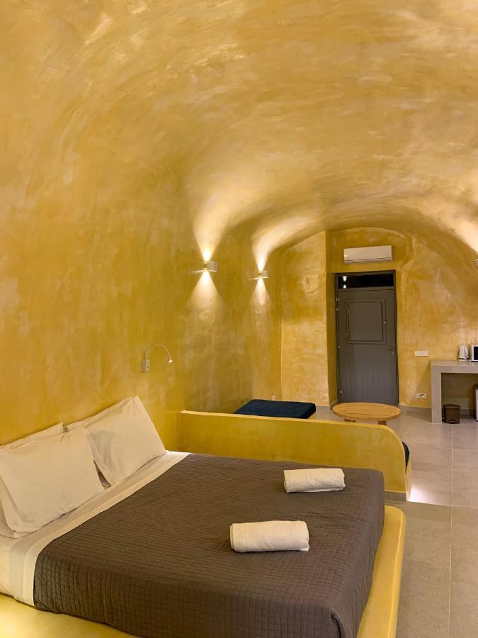 M Residence Santorini Conelia Cave Тира Экстерьер фото
